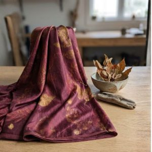 Redsoga Bergundy Leaf Sutra